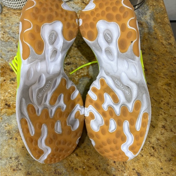 Nike React Presto Volt size 8 - Picture 9 of 9